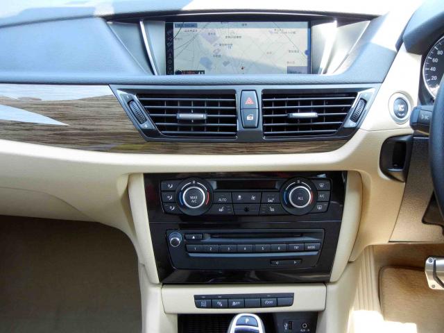 滋賀県中古車　BMW X1 sDrive 20i ファッショニスタ