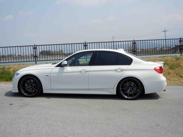 滋賀県中古車　BMW 3シリーズ アクティブハイブリッド３