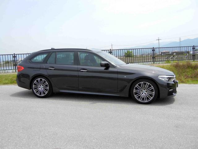 滋賀県中古車　BMW 5シリーズ　ツーリング 530i ツーリングMスポーツ