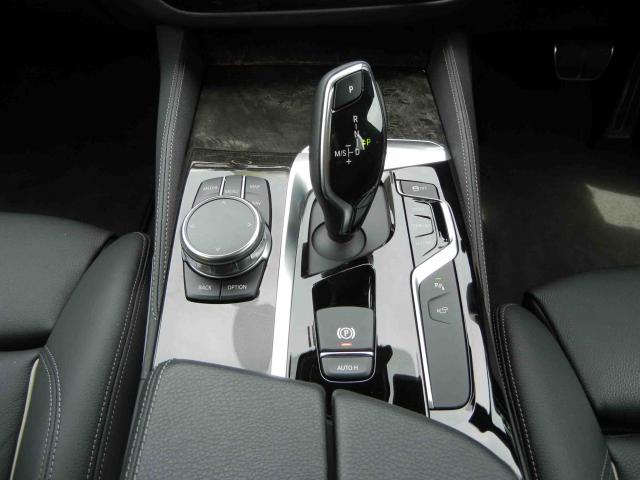 滋賀県中古車　BMW 5シリーズ　ツーリング 530i ツーリングMスポーツ