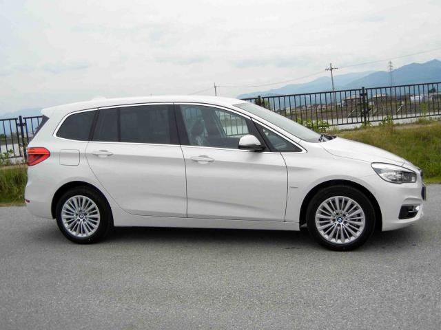 滋賀県中古車　BMW 2シリーズ 218d グランツアラー　ラグジュアリー コンフォートパッケージ