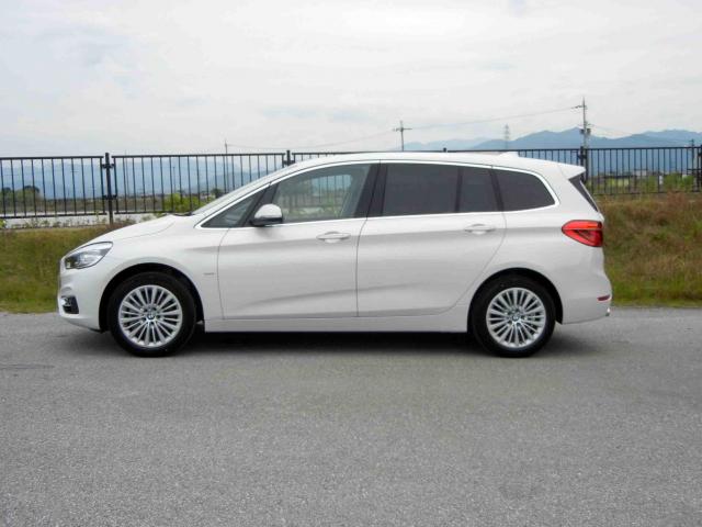 滋賀県中古車　BMW 2シリーズ 218d グランツアラー　ラグジュアリー コンフォートパッケージ