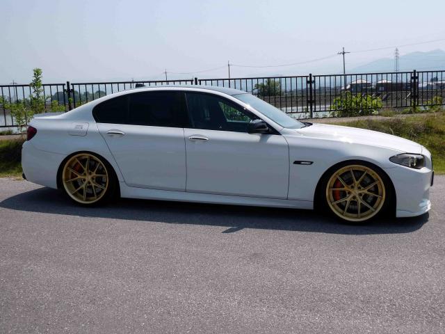 滋賀県中古車　BMW 5シリーズ 528i Mスポーツパッケージ