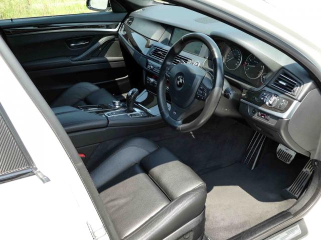 滋賀県中古車　BMW 5シリーズ 528i Mスポーツパッケージ