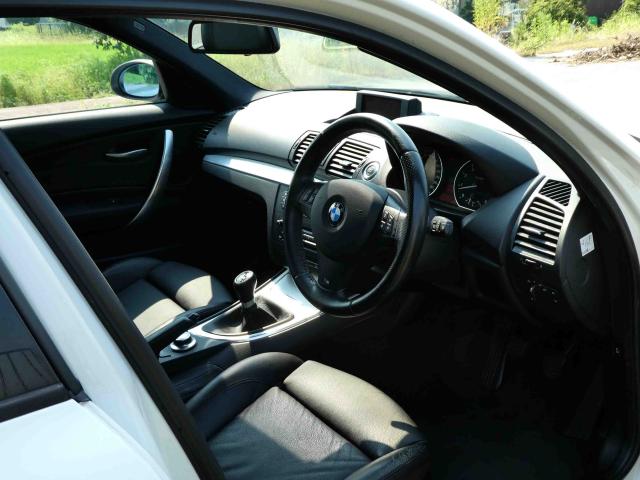 滋賀県中古車　BMW 1シリーズ 130i Mスポーツ 6MT