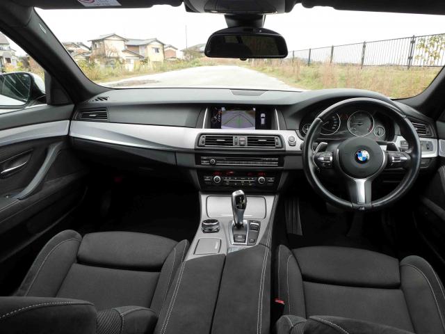 滋賀県中古車　BMW 5シリーズ　ツーリング 523d ツーリングMスポーツ