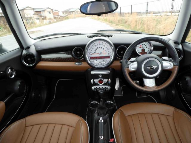 滋賀県中古車　BMW MINI 50メイフィア