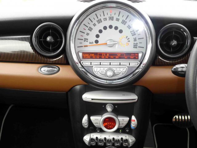 滋賀県中古車　BMW MINI 50メイフィア
