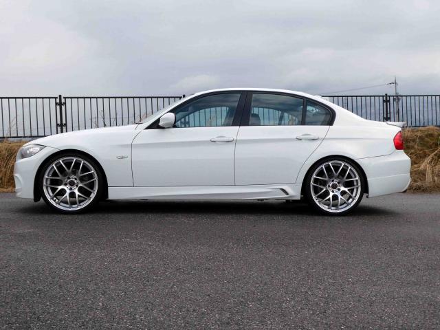 滋賀県中古車　BMW 3シリーズ 320i