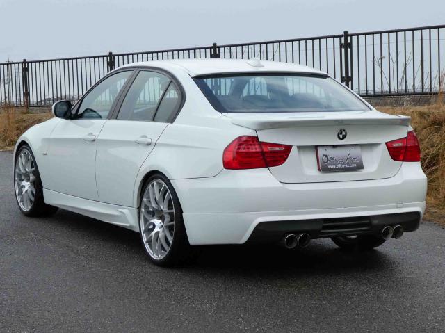 滋賀県中古車　BMW 3シリーズ 320i