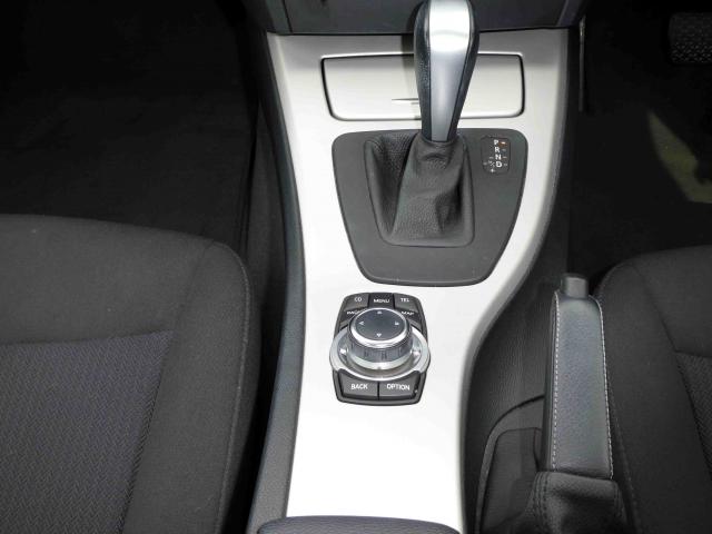 滋賀県中古車　BMW 3シリーズ 320i