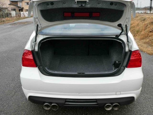 滋賀県中古車　BMW 3シリーズ 320i