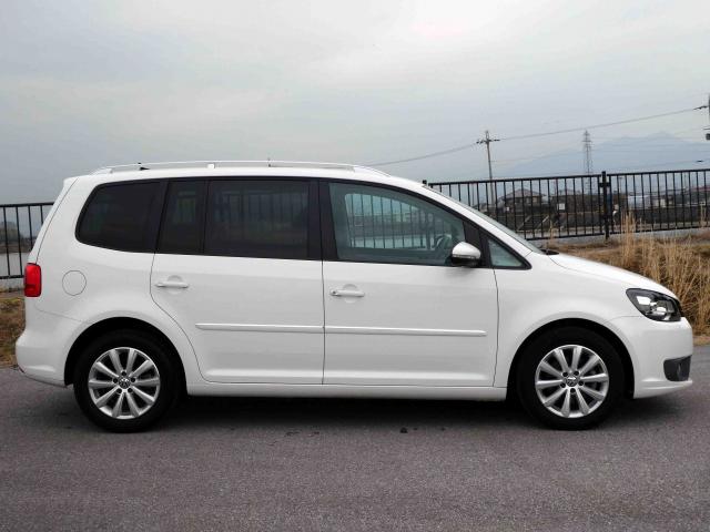 滋賀県中古車　フォルクスワーゲン ゴルフトゥーラン TSI　ハイライン
