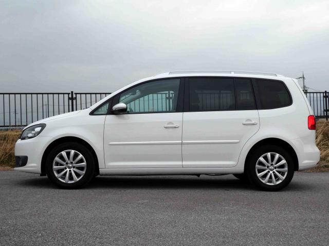 滋賀県中古車　フォルクスワーゲン ゴルフトゥーラン TSI　ハイライン