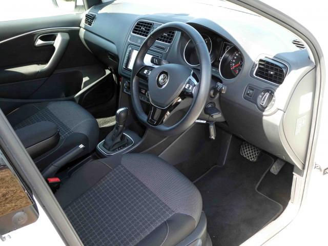 滋賀県中古車　フォルクスワーゲン ポロ TSI コンフォートライン