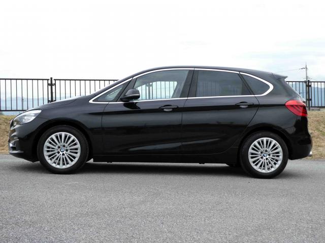 滋賀県中古車　BMW 2シリーズ 218i アクティブツアラー　ラグジュアリー