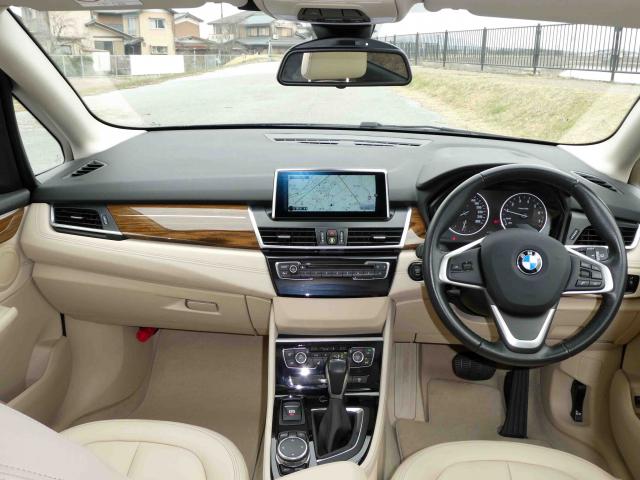 滋賀県中古車　BMW 2シリーズ 218i アクティブツアラー　ラグジュアリー