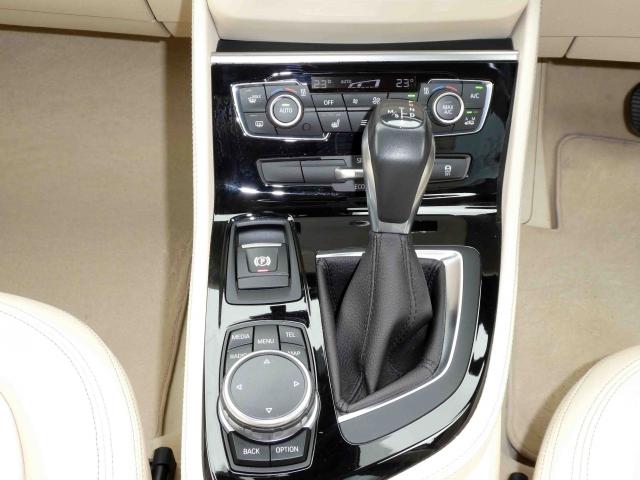 滋賀県中古車　BMW 2シリーズ 218i アクティブツアラー　ラグジュアリー