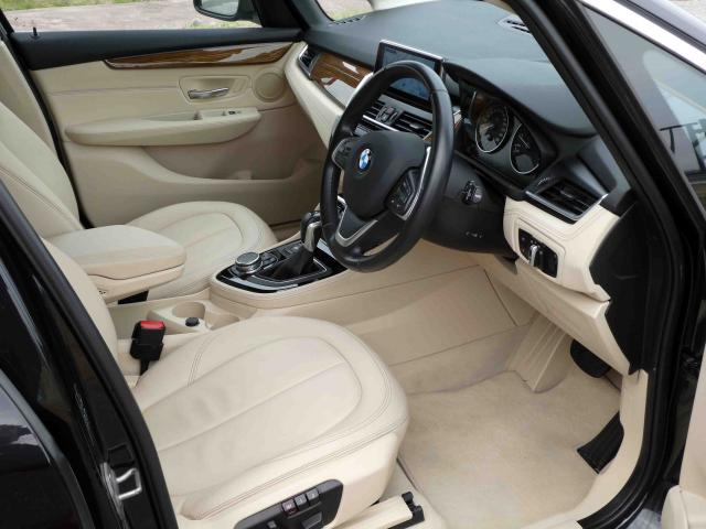 滋賀県中古車　BMW 2シリーズ 218i アクティブツアラー　ラグジュアリー