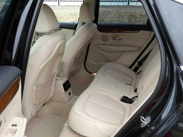 滋賀県中古車　BMW 2シリーズ 218i アクティブツアラー　ラグジュアリー