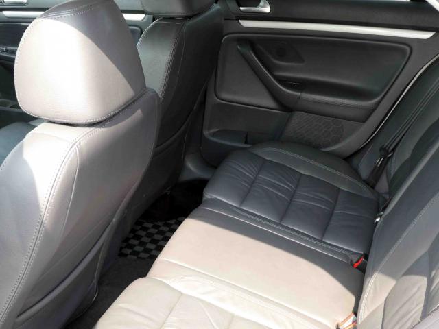 滋賀県中古車　フォルクスワーゲン ジェッタ 2.0T