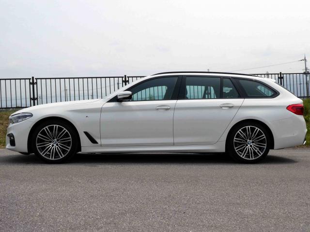 滋賀県中古車　BMW 5シリーズ　ツーリング 523i ツーリングMスポーツ