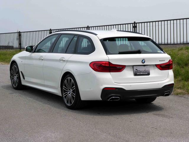 滋賀県中古車　BMW 5シリーズ　ツーリング 523i ツーリングMスポーツ