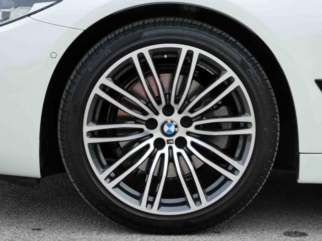 滋賀県中古車　BMW 5シリーズ　ツーリング 523i ツーリングMスポーツ