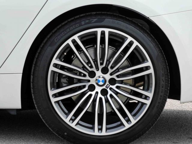 滋賀県中古車　BMW 5シリーズ　ツーリング 523i ツーリングMスポーツ