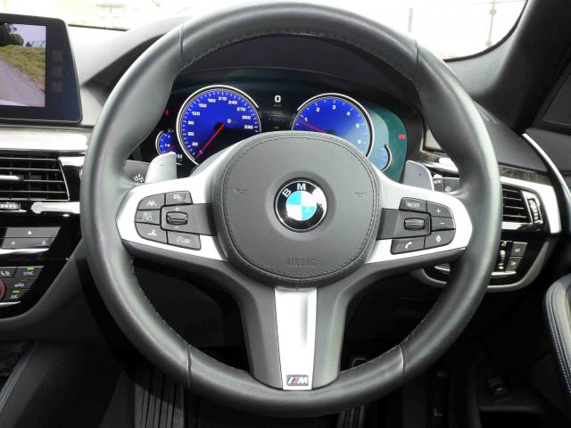 滋賀県中古車　BMW 5シリーズ　ツーリング 523i ツーリングMスポーツ