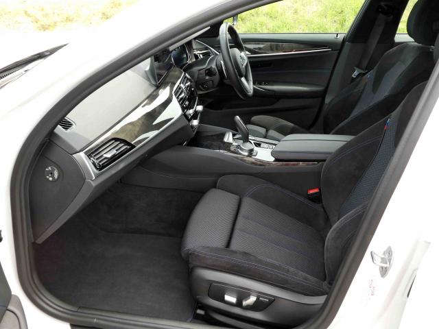 滋賀県中古車　BMW 5シリーズ　ツーリング 523i ツーリングMスポーツ