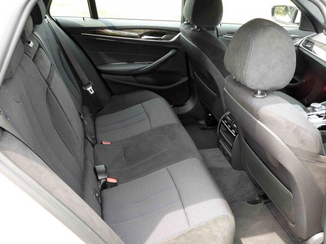 滋賀県中古車　BMW 5シリーズ　ツーリング 523i ツーリングMスポーツ