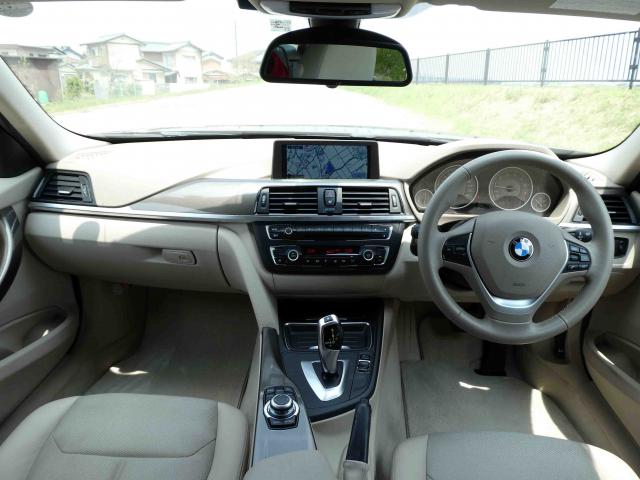 滋賀県中古車　BMW 3シリーズツーリング 320i ツーリングモダン