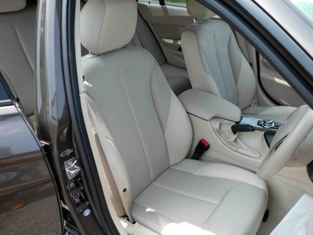 滋賀県中古車　BMW 3シリーズツーリング 320i ツーリングモダン