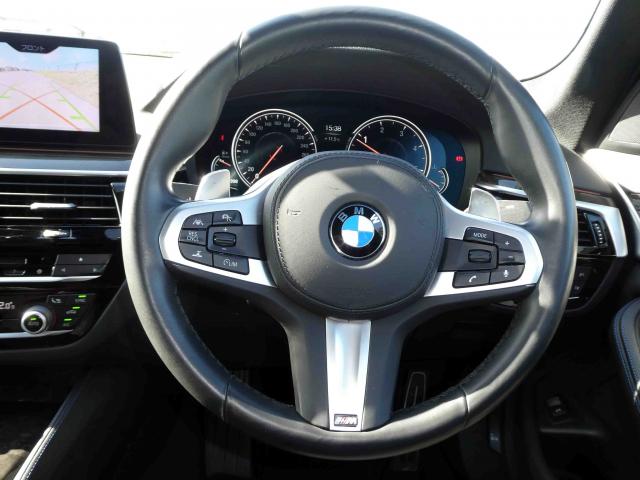 滋賀県中古車　BMW 5シリーズ 523d Mスポーツ