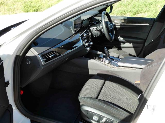 滋賀県中古車　BMW 5シリーズ 523d Mスポーツ