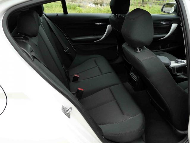 滋賀県中古車　BMW 1シリーズ 118i