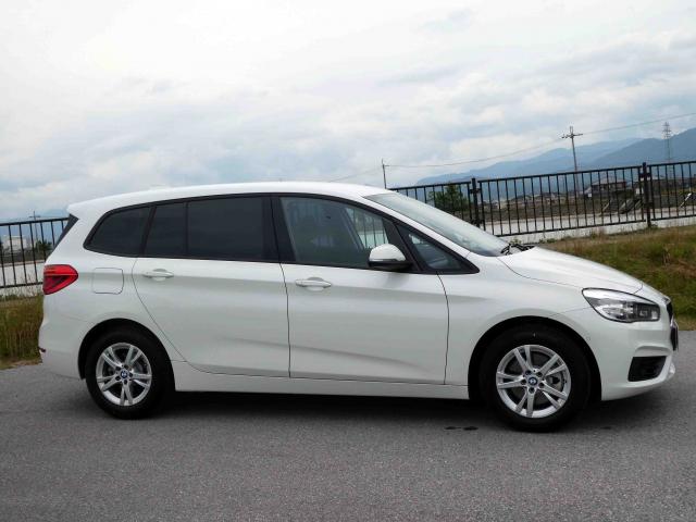 滋賀県中古車　BMW 2シリーズ 218i グランツアラー
