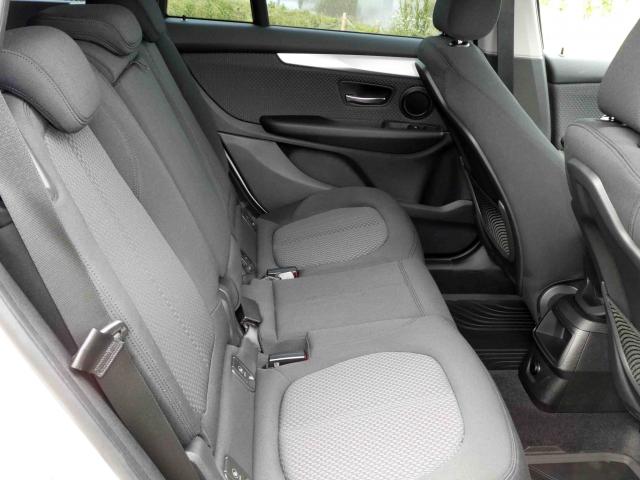 滋賀県中古車　BMW 2シリーズ 218i グランツアラー