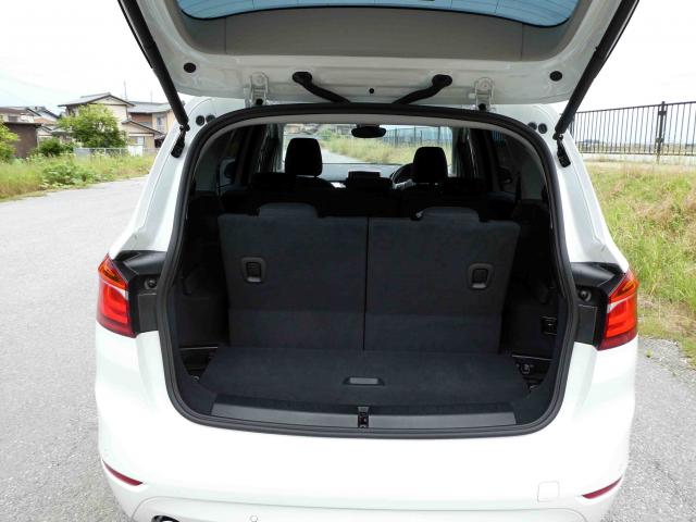 滋賀県中古車　BMW 2シリーズ 218i グランツアラー