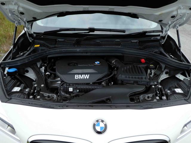 滋賀県中古車　BMW 2シリーズ 218i グランツアラー