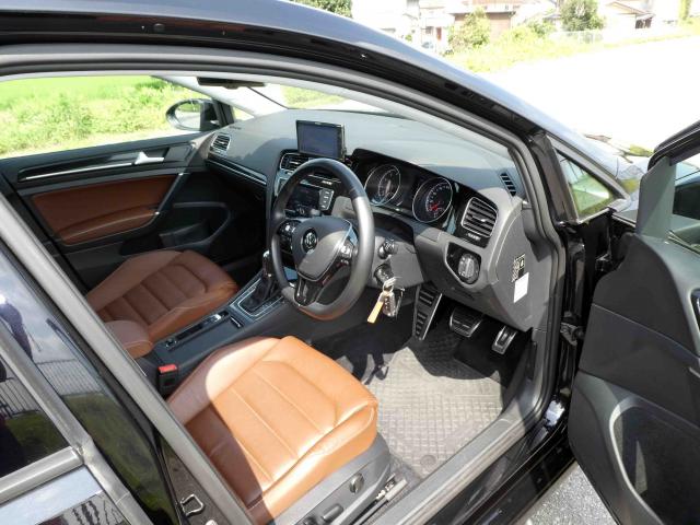 滋賀県中古車　フォルクスワーゲン ゴルフ TSIハイライン