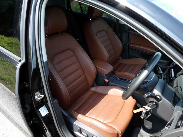 滋賀県中古車　フォルクスワーゲン ゴルフ TSIハイライン