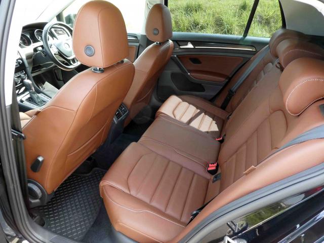 滋賀県中古車　フォルクスワーゲン ゴルフ TSIハイライン