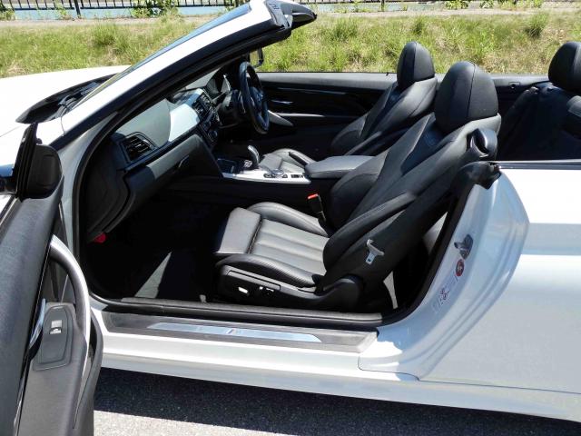 滋賀県中古車　BMW 4シリーズ 435iカブリオレ  Mスポーツ