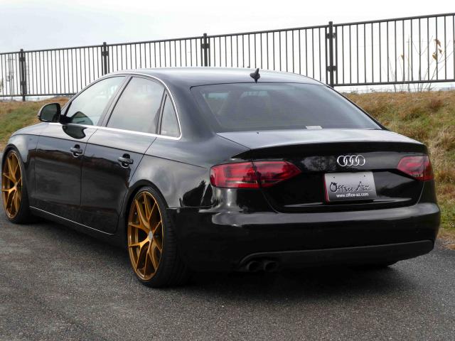 滋賀県中古車　アウディ A4 1.8TFSI 