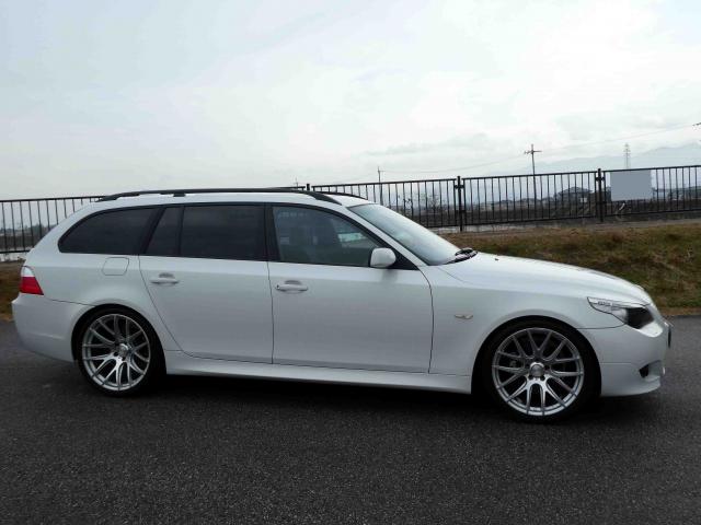 滋賀県中古車　BMW 5シリーズ　ツーリング 525iツーリングMスポーツパッケージ