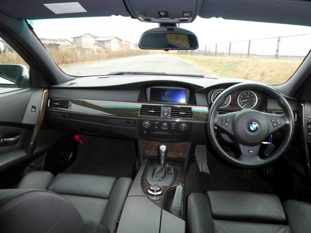 滋賀県中古車　BMW 5シリーズ　ツーリング 525iツーリングMスポーツパッケージ