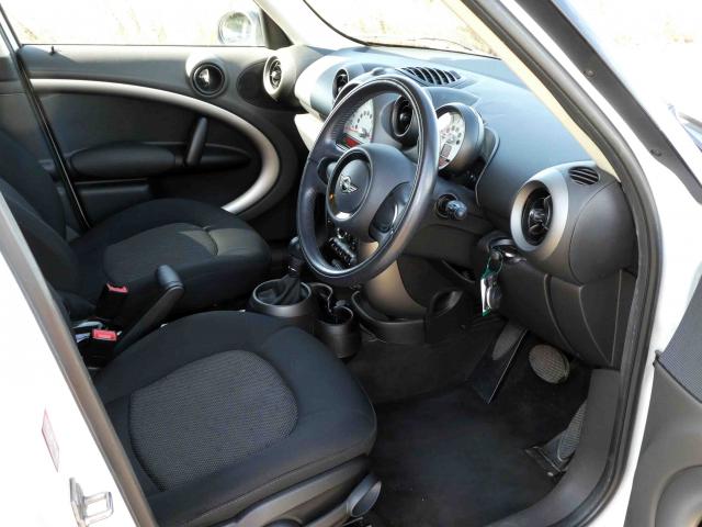 滋賀県中古車　BMW MINI クーパークロスオーバー