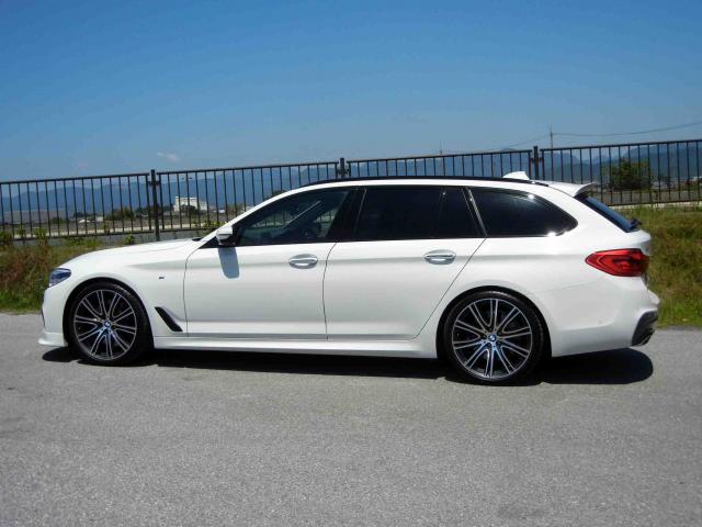 滋賀県中古車　BMW 5シリーズ 540i xDrive ツーリングMスポーツ
